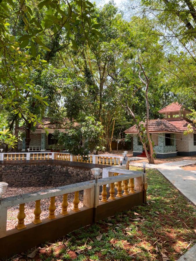 Thrissur Surya Eco And Wedding Resort מראה חיצוני תמונה