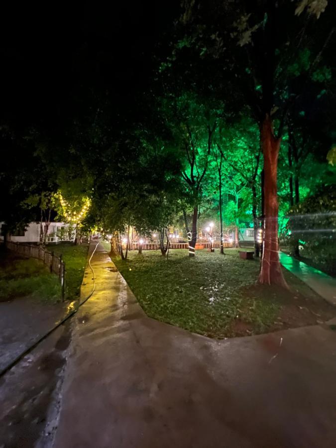 Thrissur Surya Eco And Wedding Resort מראה חיצוני תמונה