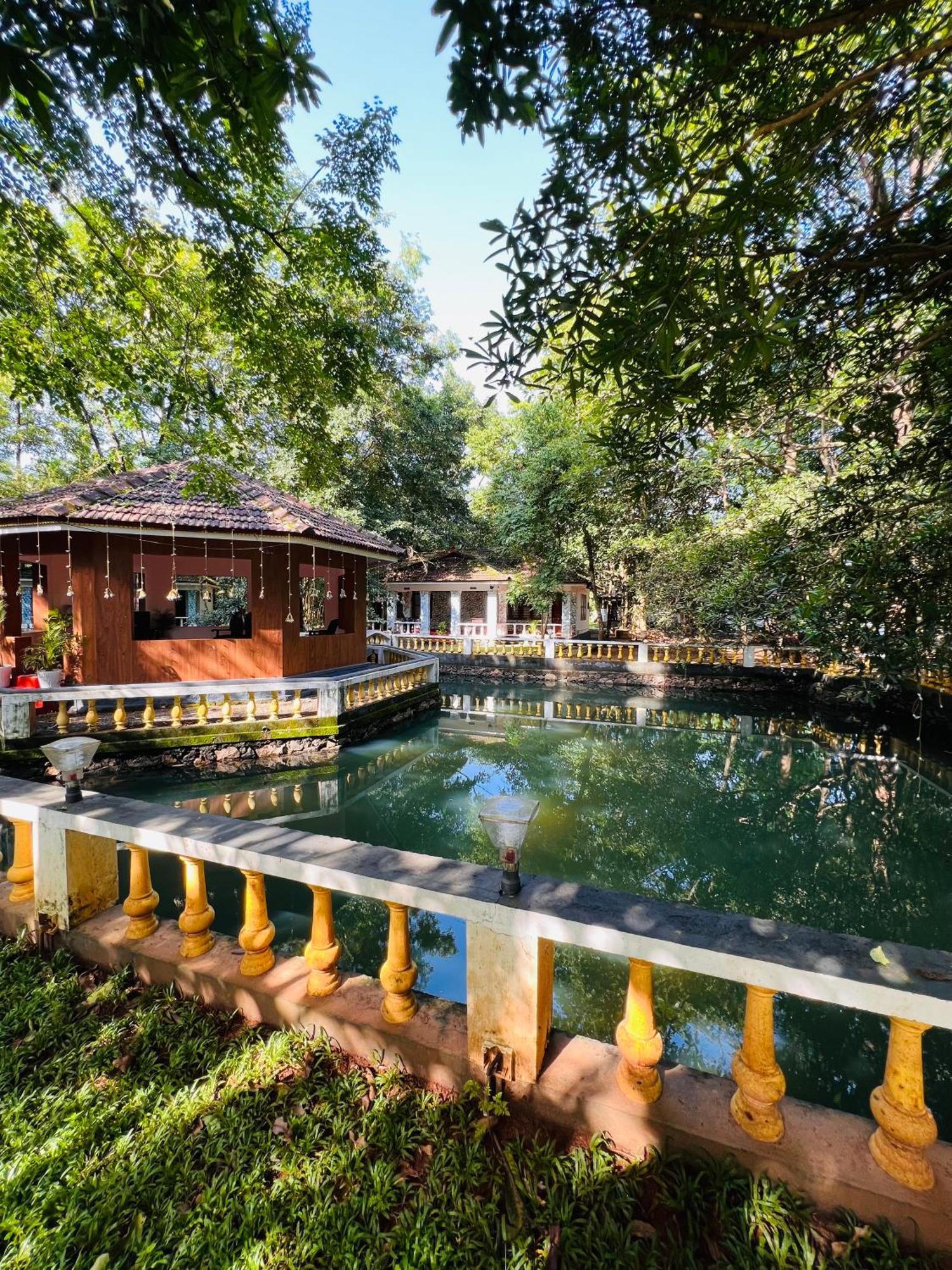 Thrissur Surya Eco And Wedding Resort מראה חיצוני תמונה