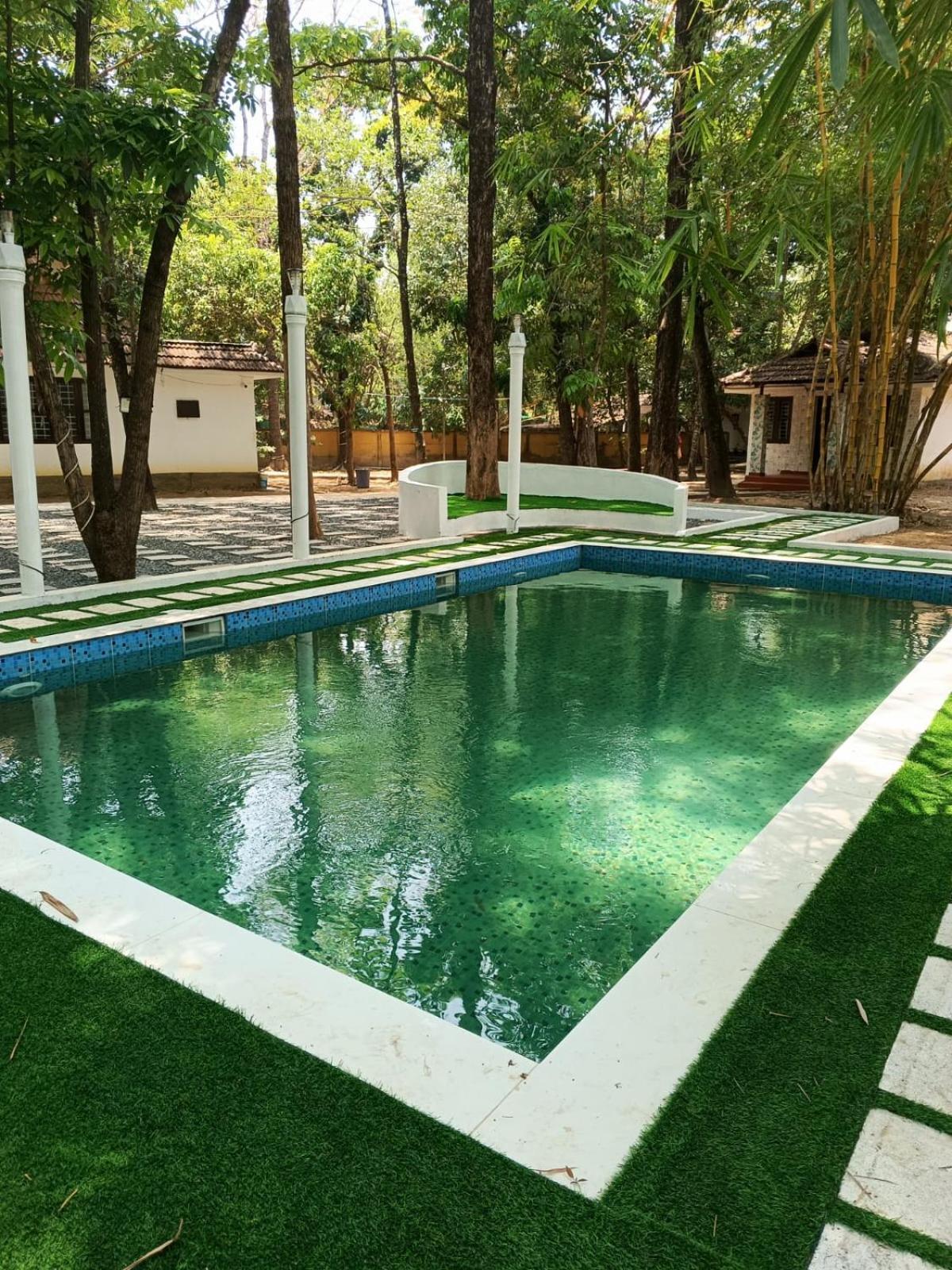 Thrissur Surya Eco And Wedding Resort מראה חיצוני תמונה