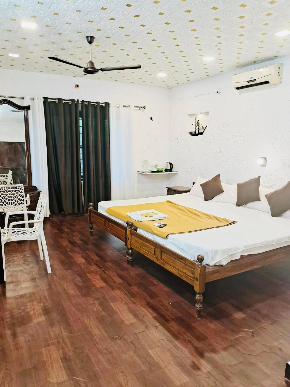Thrissur Surya Eco And Wedding Resort מראה חיצוני תמונה